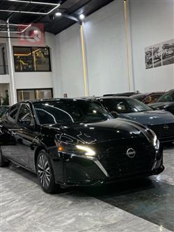 نيسان ألتيما